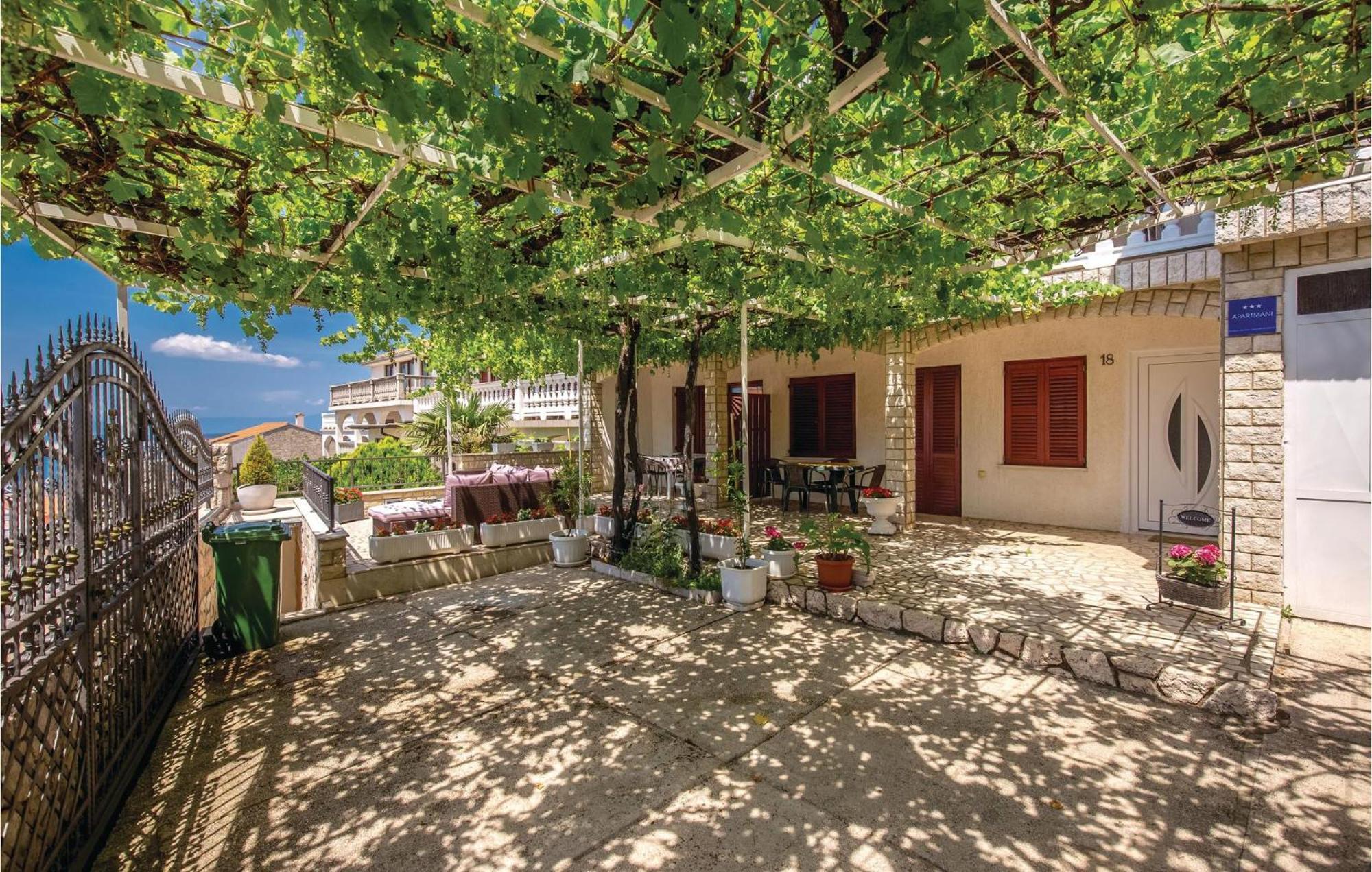 Nice Apartment In Crikvenica With Wifi Exterior foto