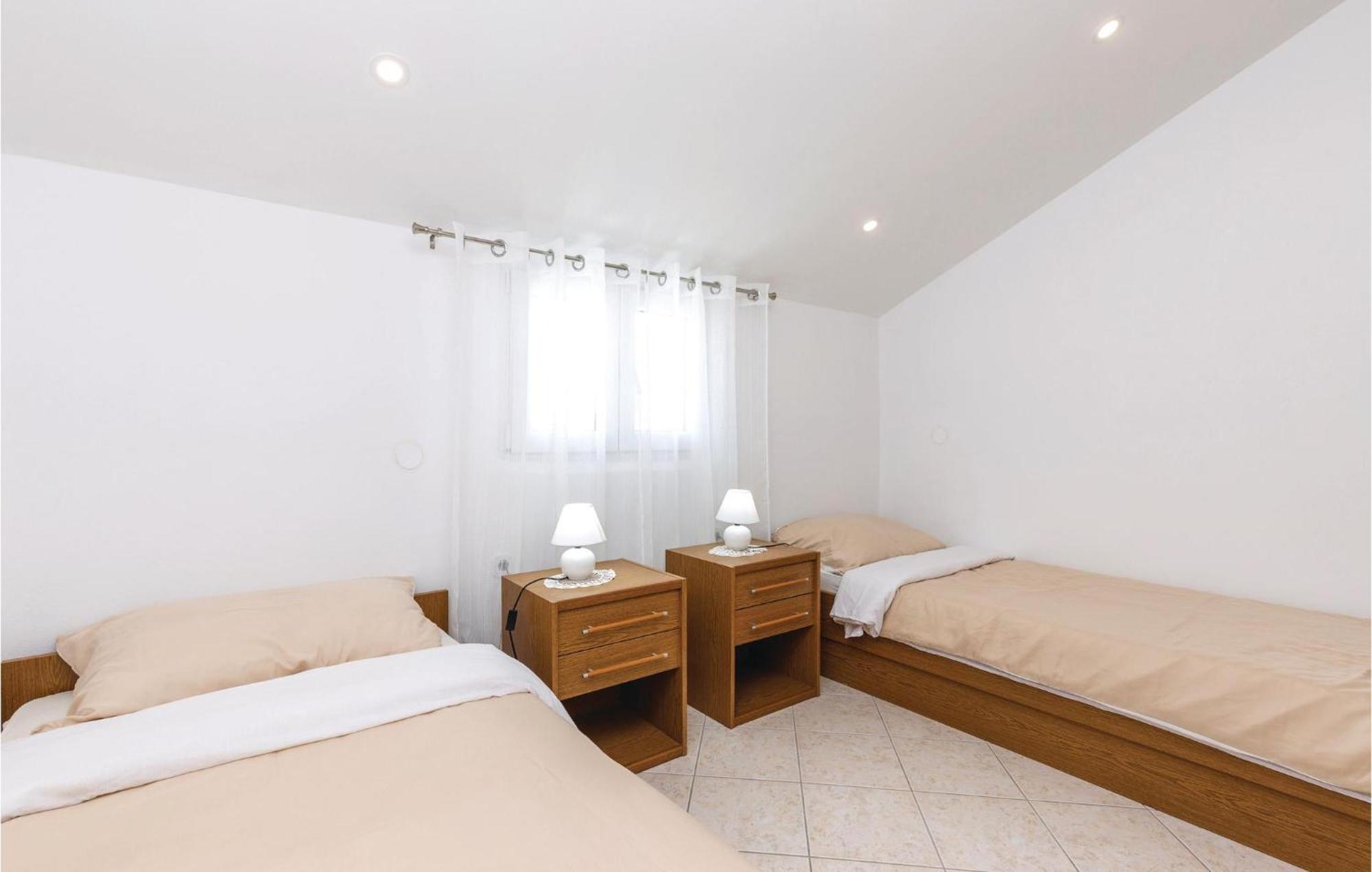 Nice Apartment In Crikvenica With Wifi Exterior foto
